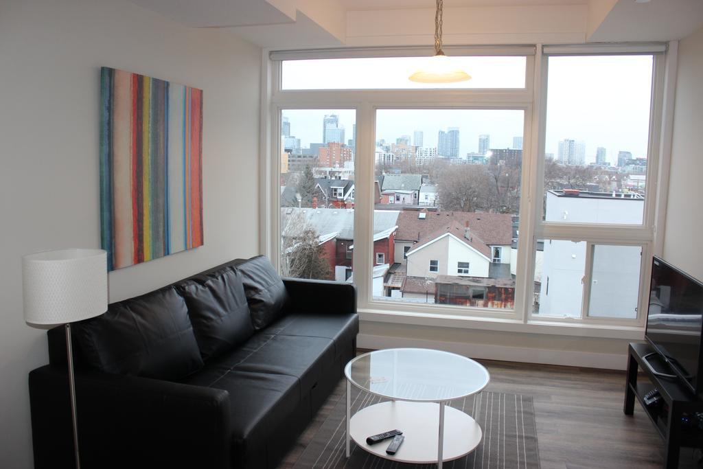 Atlas Suites- Furnished Apartments-College Street, Toronto Exterior photo